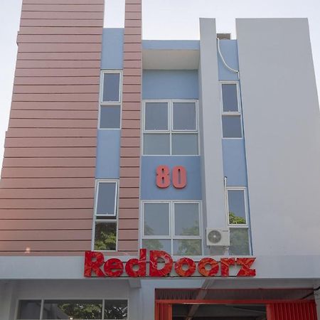 Reddoorz Plus Syariah @ Raya Nginden 2 Hotel Surabaya Exterior photo